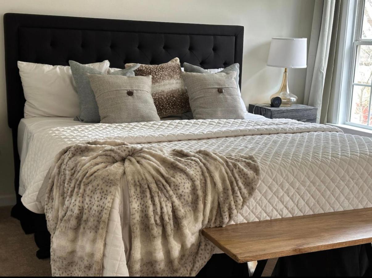 Vine City Home - Duplex - 3 Mins From Gwcc & Mercedes- Benz Stadium แอตแลนตา ภายนอก รูปภาพ