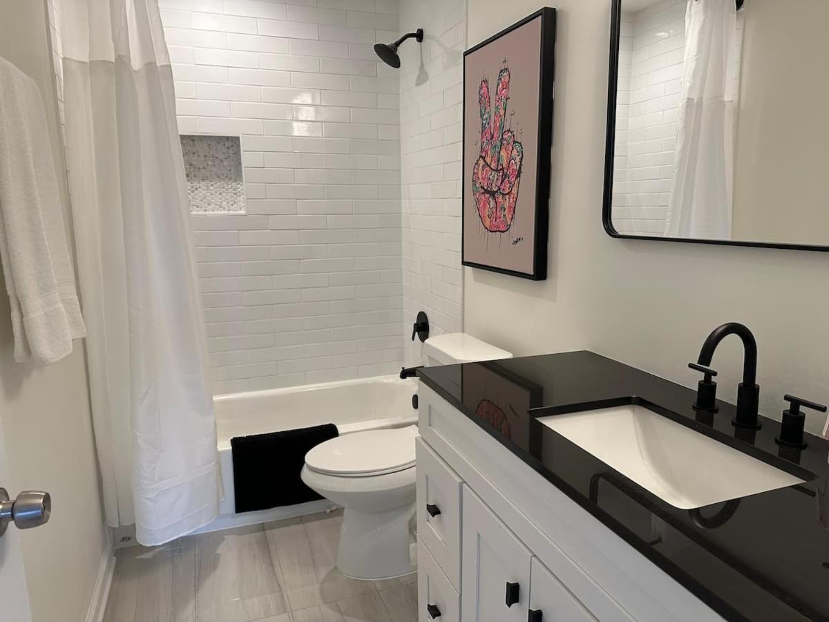 Vine City Home - Duplex - 3 Mins From Gwcc & Mercedes- Benz Stadium แอตแลนตา ภายนอก รูปภาพ