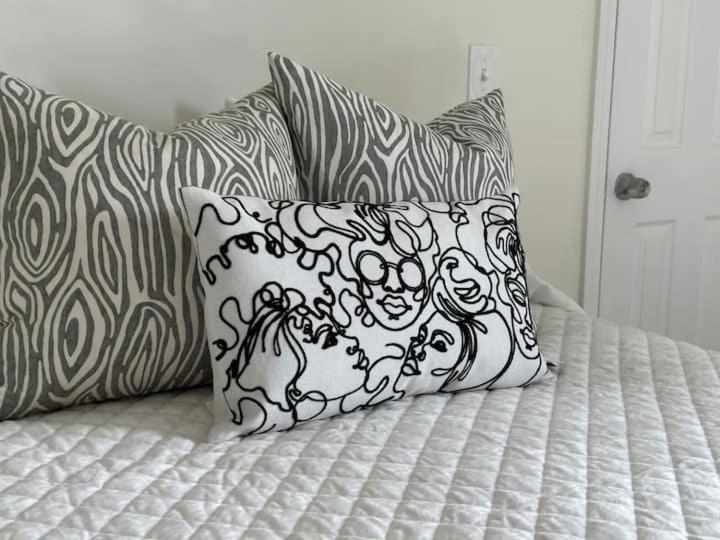 Vine City Home - Duplex - 3 Mins From Gwcc & Mercedes- Benz Stadium แอตแลนตา ภายนอก รูปภาพ